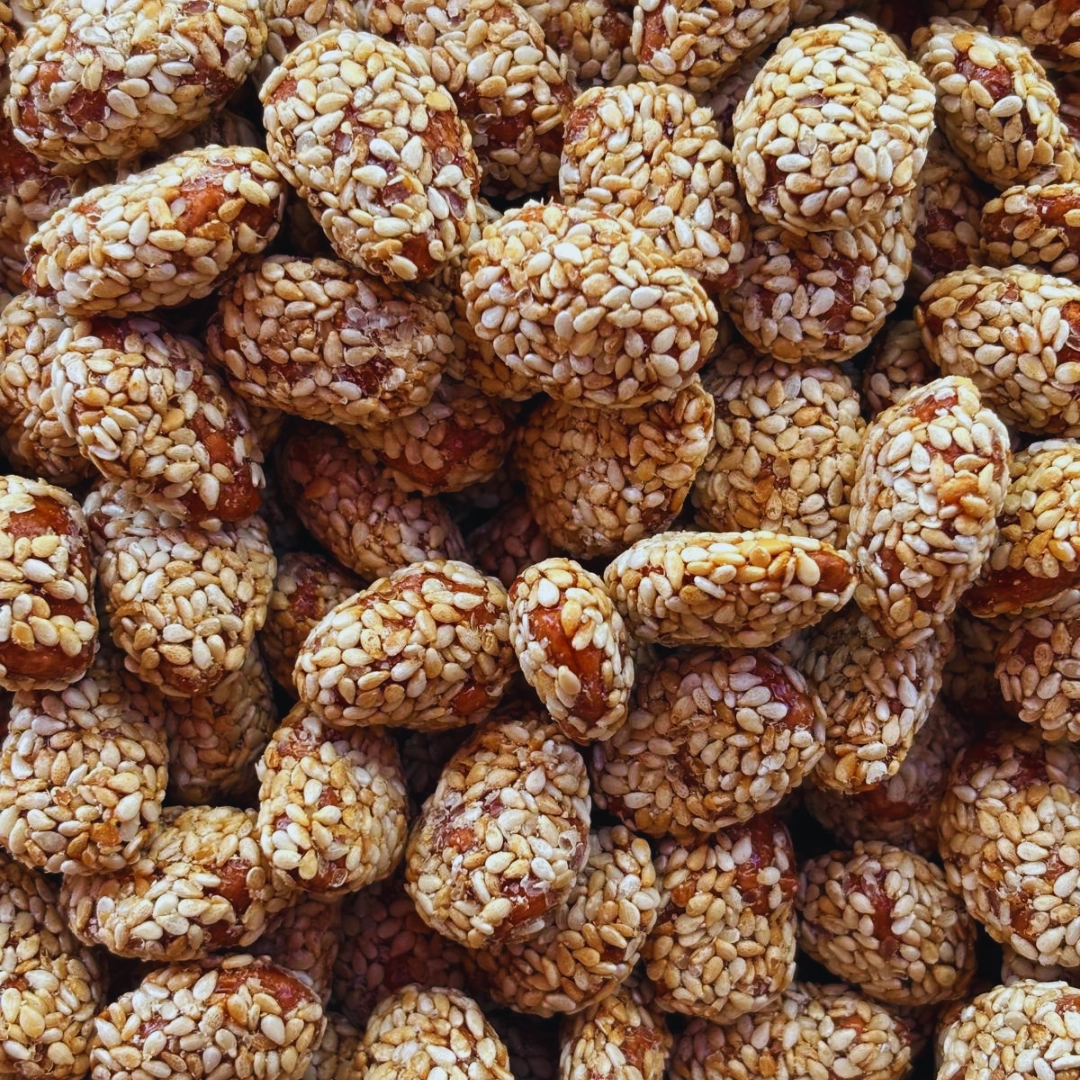 Les Douceurs du Monde | Amande caramélisée aux sésames